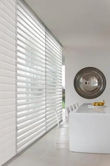 Verduisterende 3D rolgordijnen op maat van RDT Concept