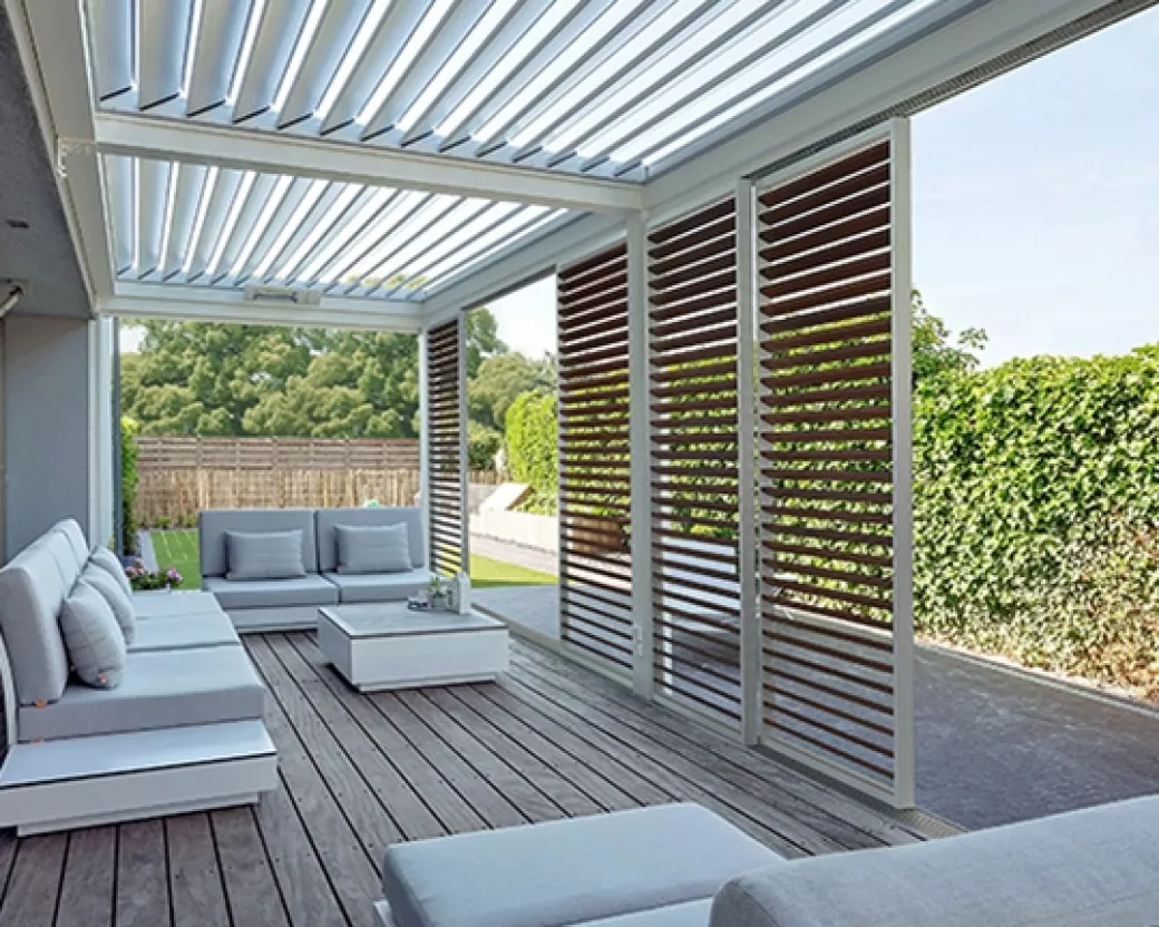 Terrasoverkapping West-Vlaanderen met schuifwanden en Verano schuifwand V755 Nova