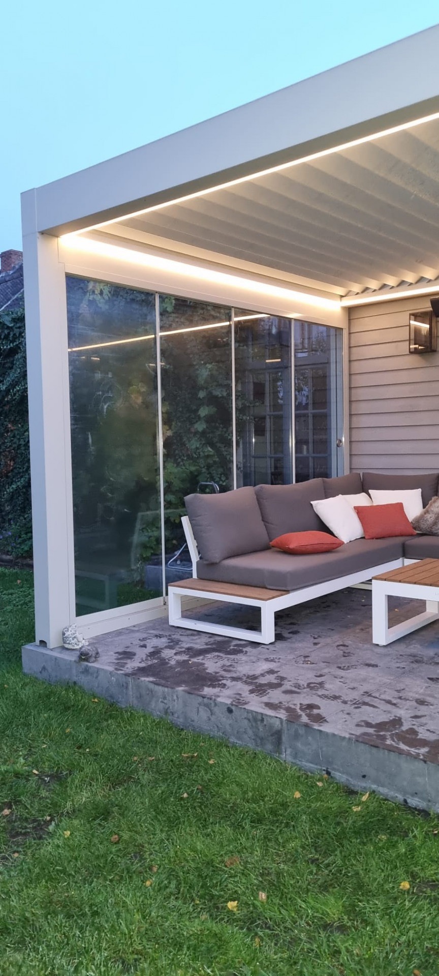 Verano V766 Bassa glaswand met strak design