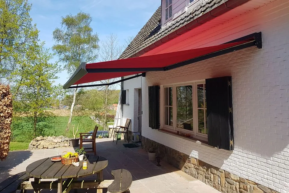 Verano V210 Rhodos zonneschermen open knikarmscherm op maat