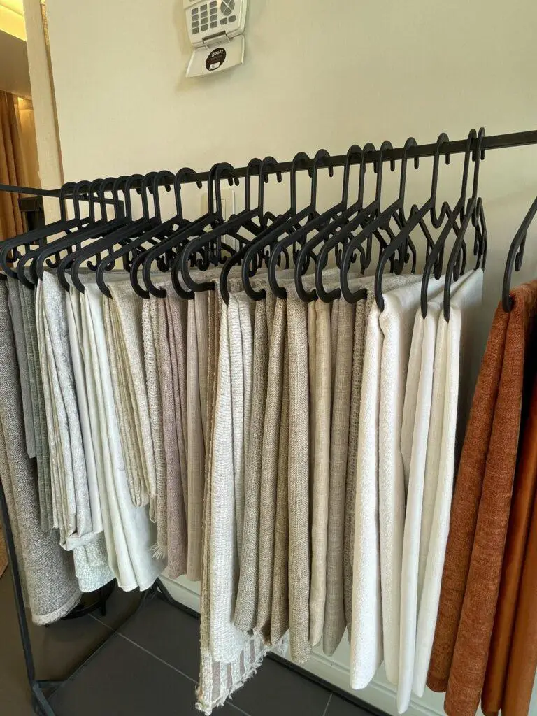 Showroom raamdecoratie en gordijnen RDT Concept Menen