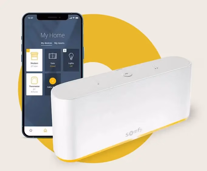 Somfy TaHoma-bediening met een smartphone
