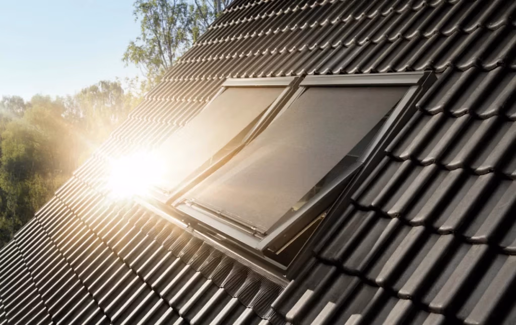 VELUX solar rolluik op dakraam